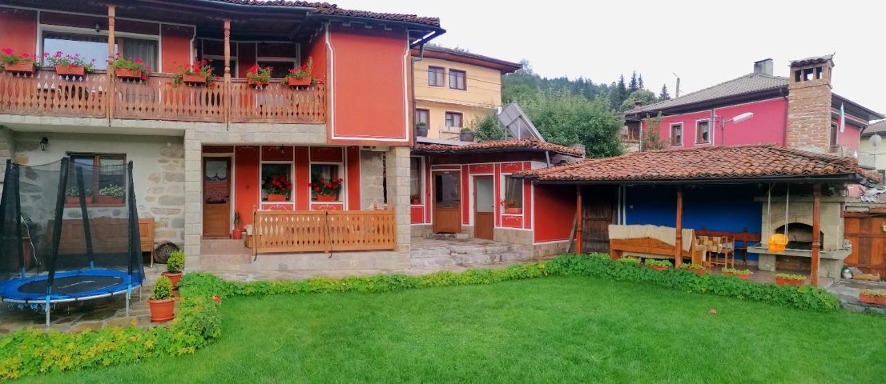 Радкината Къща Hotel Koprivshtitsa Exterior photo