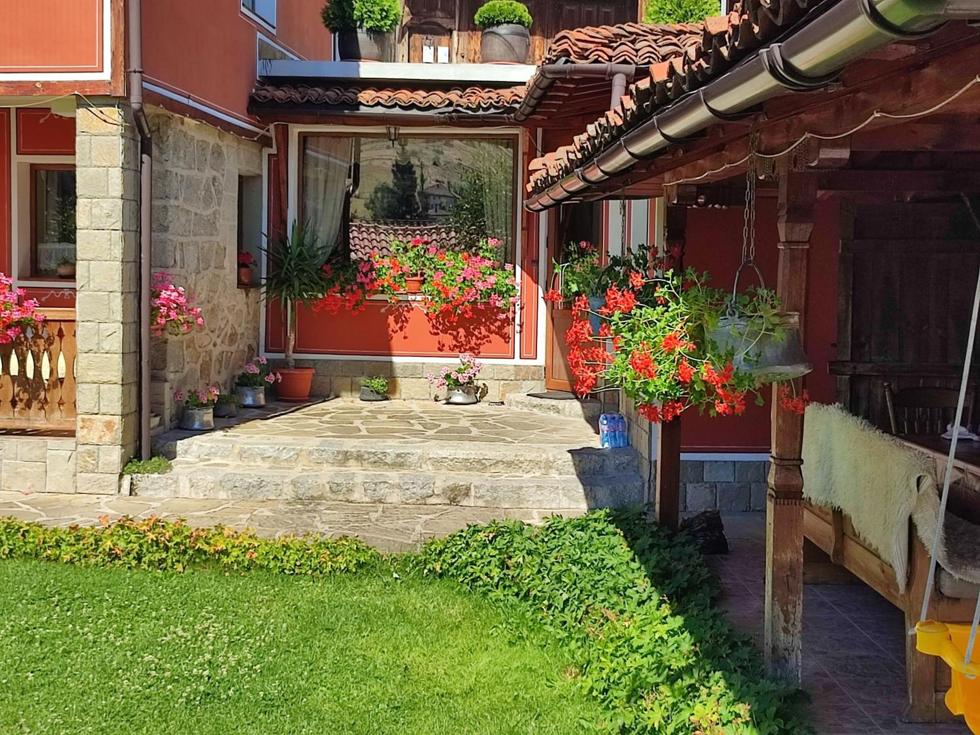 Радкината Къща Hotel Koprivshtitsa Exterior photo